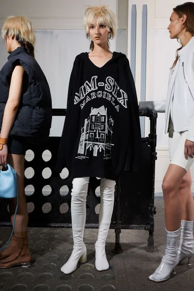 Look 29